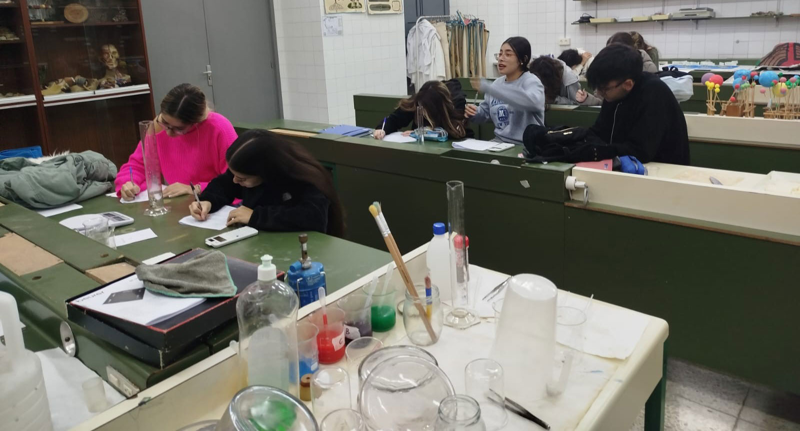 Determinación de densidades de rocas en 1.º de Bachillerato de Ciencias