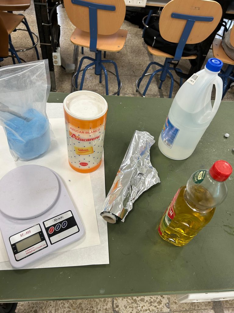 El alumnado de 4.º de ESO descubre cómo los enlaces químicos explican la vida cotidiana