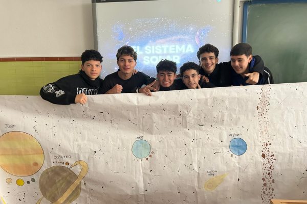 El alumnado de 4.º de ESO recrea el Sistema Solar a escala en el aula de Cultura Científica